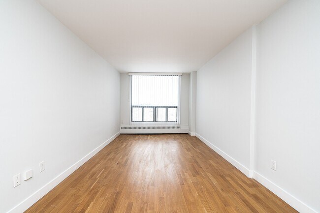 Photo du bâtiment - 800 Richmond St W