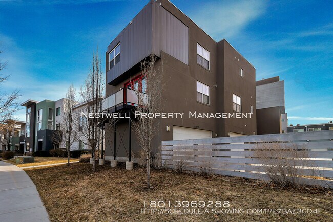 Building Photo - Daybreak Townhouse With VIEWS!