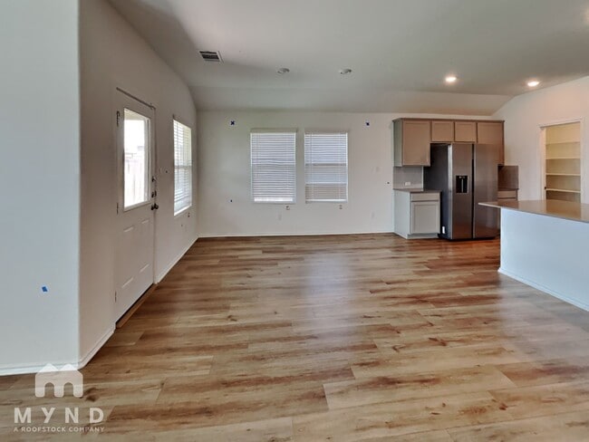 Building Photo - 441 Sebring Cir