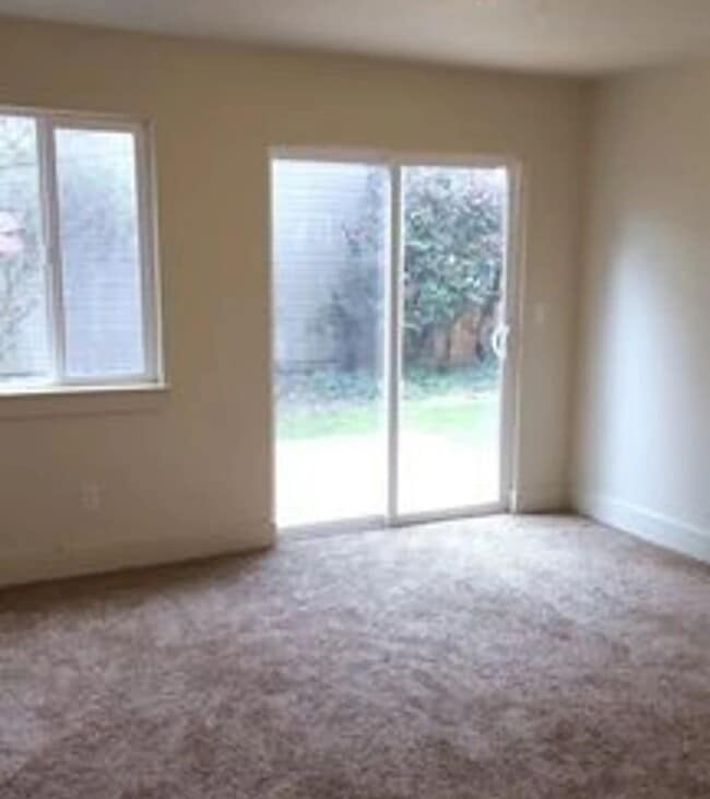 Building Photo - ALK - 1820 Sylvan Highlands Triplex