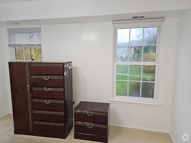 Building Photo - 57A W Bluebell Ln