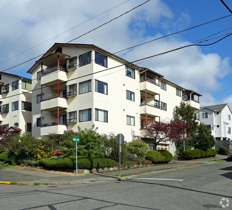 Primary Photo - Arie Apartments