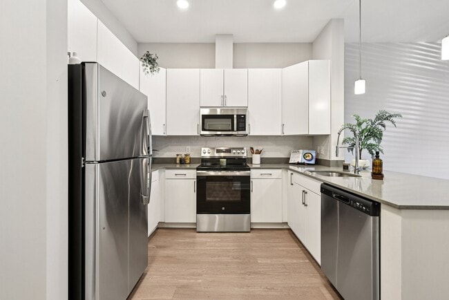 Building Photo - Elms Shady Grove