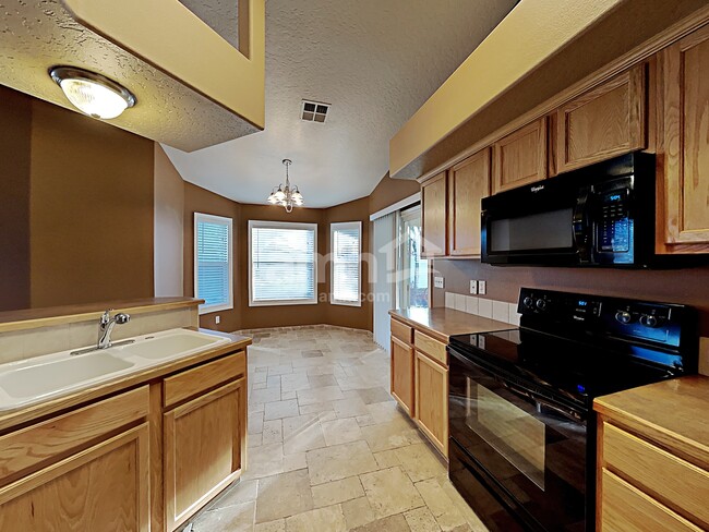 Foto del edificio - 11115 W Rose Lake St