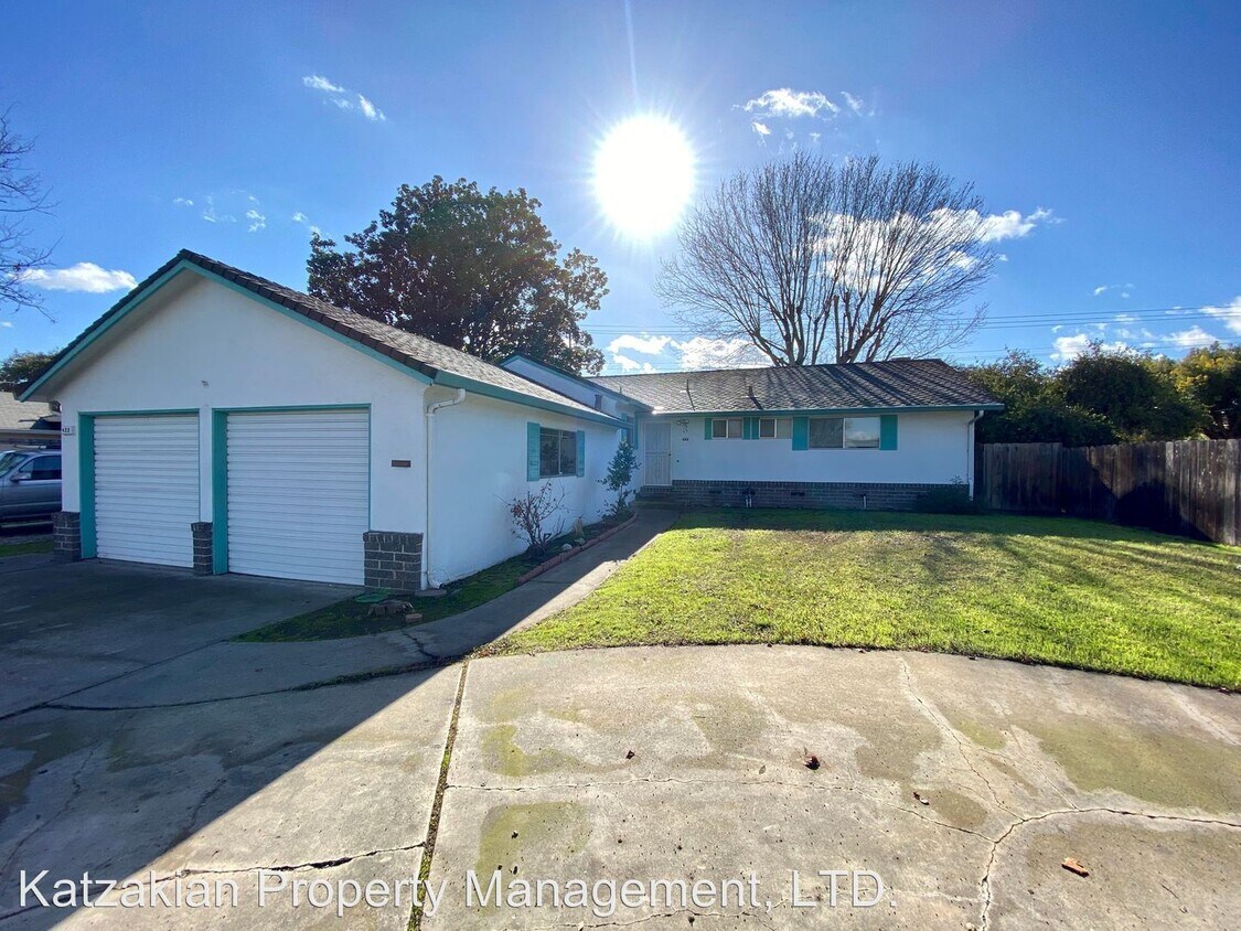Primary Photo - 3 br, 2 bath House - 422 W. Lincoln Rd.