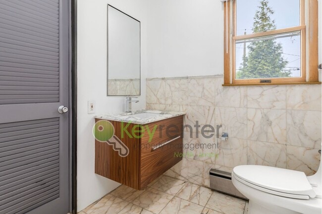 Photo - 755 Spring Valley Rd House