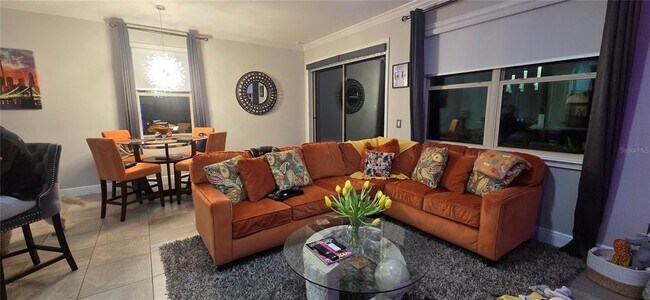 Foto del edificio - 14064 Helsby St