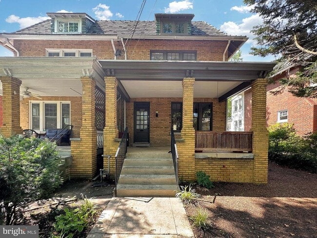 Building Photo - 3822 Veazey St NW
