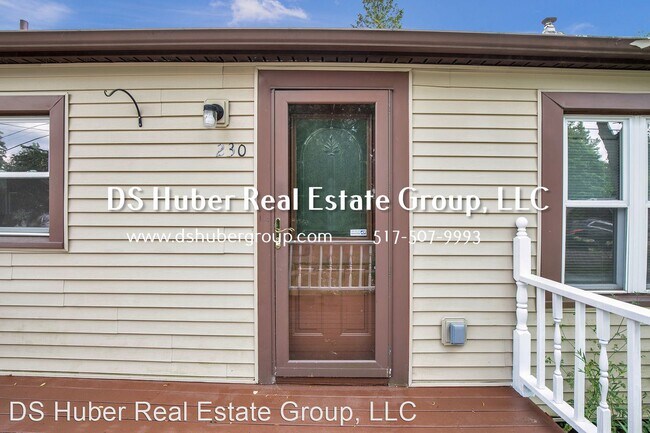 Building Photo - 3 br, 1 bath House - 230 Rita Ave