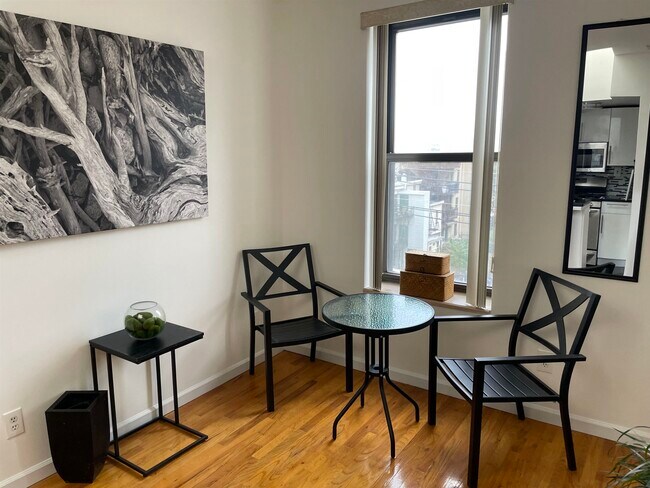 Building Photo - 457 2nd St