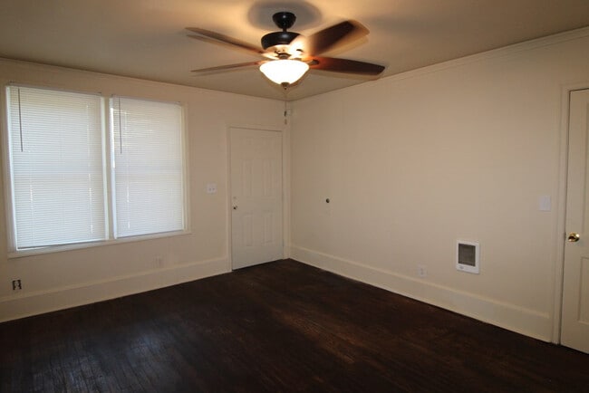 Building Photo - 304 Loring Dr