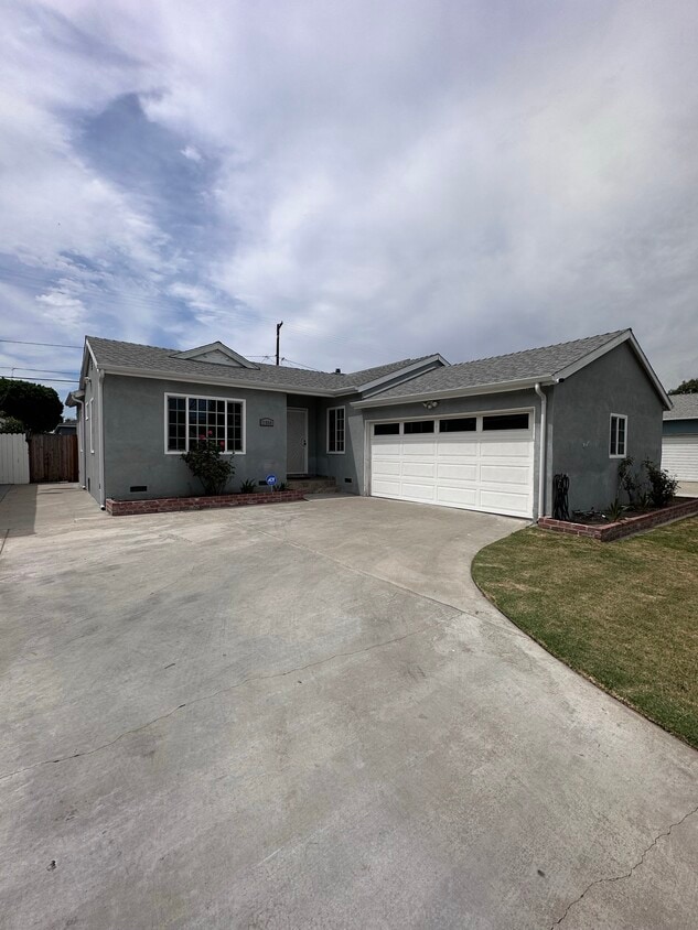 Primary Photo - 11559 Segrell Way