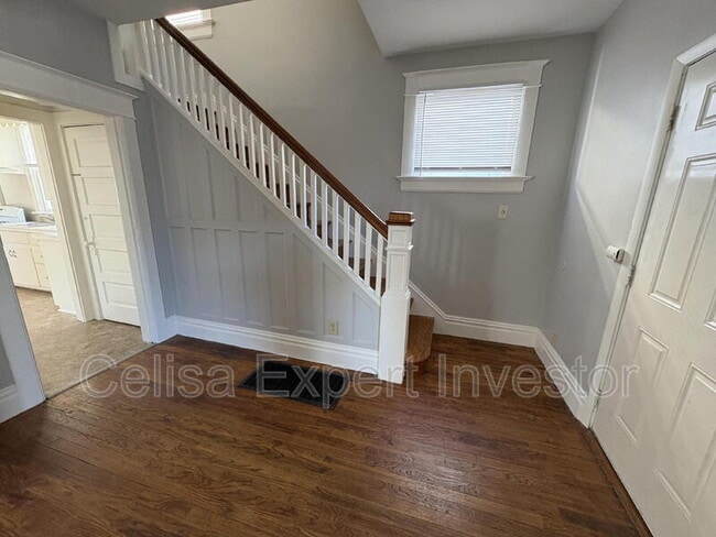 Building Photo - 1205 W Wildwood Ave