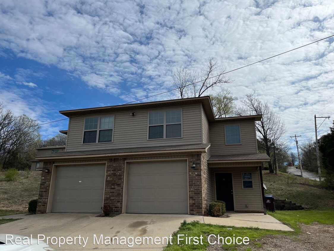 2 br, 2.5 bath House 3839 Old Jenny Lind... House Rental in Fort