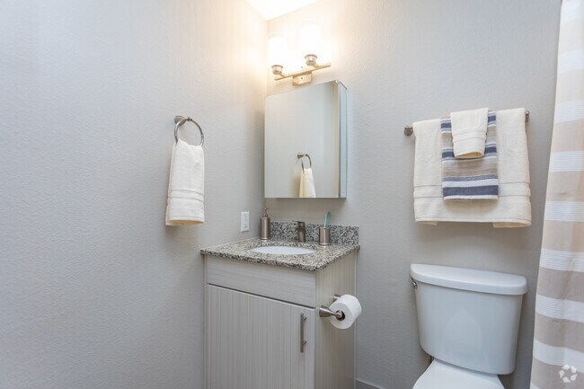 2BR, 1BA - 720 SF - North 49 Apartments