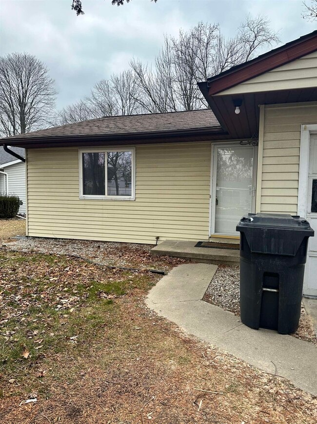 3315 Henry St, Midland, MI 48642 House Rental in Midland, MI