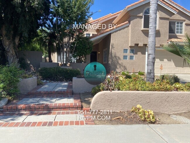 Foto del edificio - Beautiful Home In Highly Desired Orange Cr...