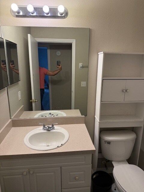 Foto del edificio - 657 Orchid Dr