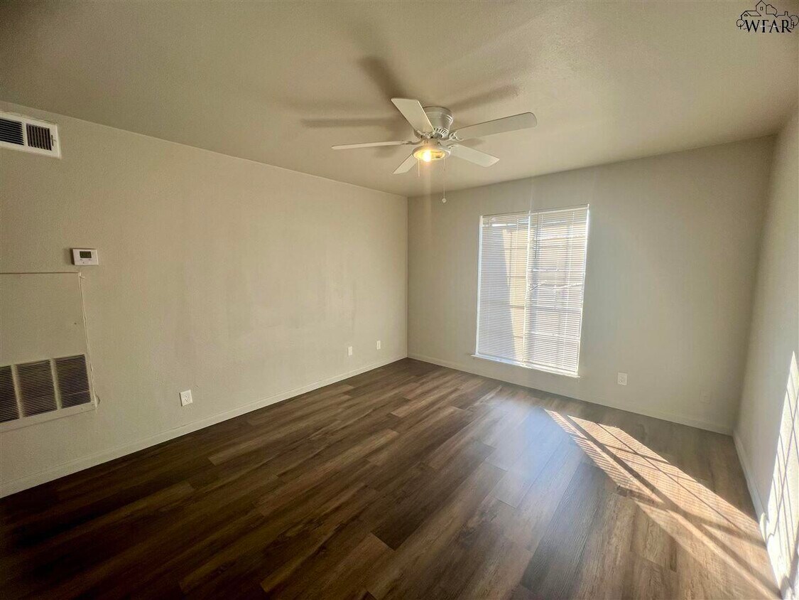 Foto principal - 1509 Trigg Ln