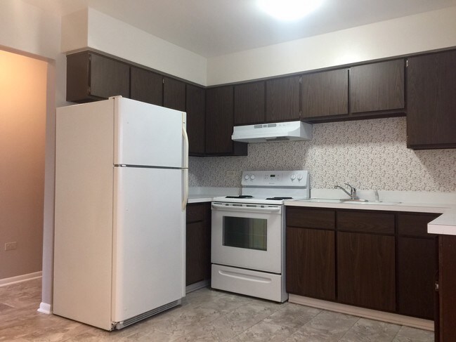 Kitchen 1 - 350 Prairie Ave