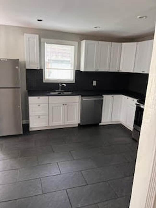 Building Photo - 254 N Reisner St