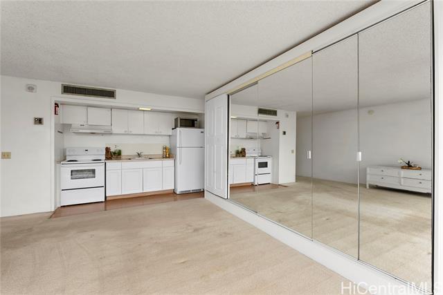 Building Photo - 84-680-680 Kili Dr