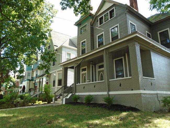 Building Photo - 2538 Ingleside Ave