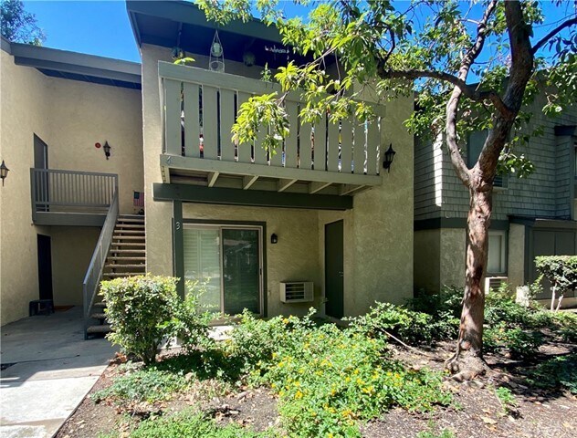 Primary Photo - 960 E Bonita Ave