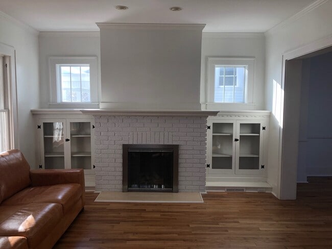 Building Photo - 709 Woodland Ave