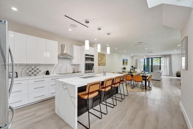 Building Photo - 1101 NE 16th Terrace