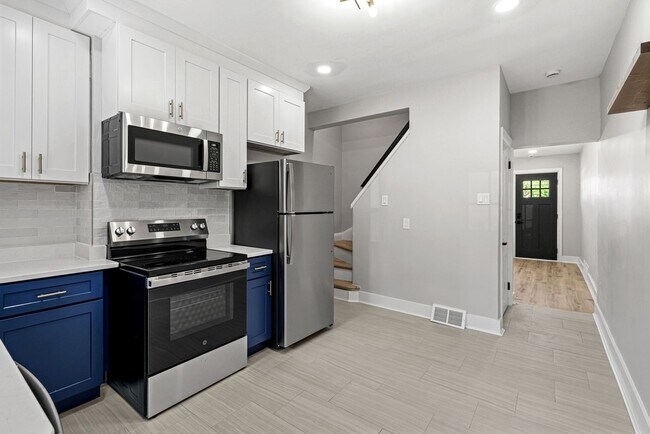 Foto del edificio - Freshly Renovated 2 Bedroom in Bloomfield available NOW!