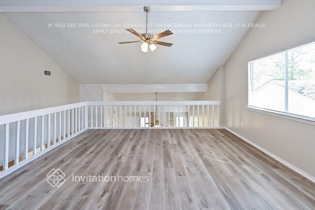 Foto del edificio - 25810 Old Carriage Ln