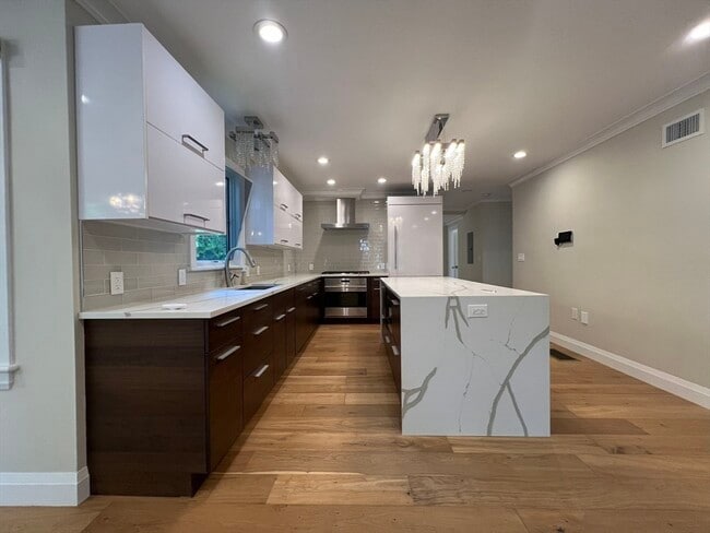 Foto del edificio - 23 Winslow Rd