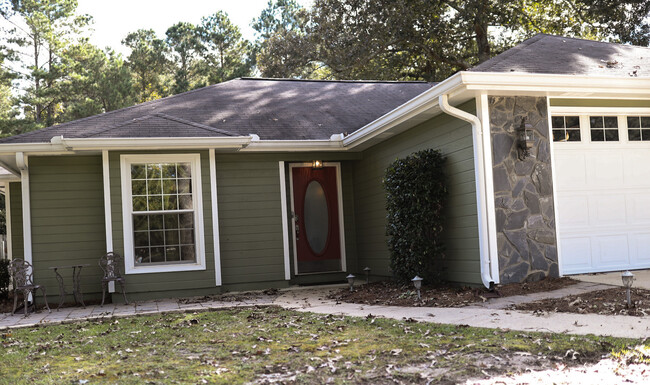 Building Photo - 112 Forest Mill Dr