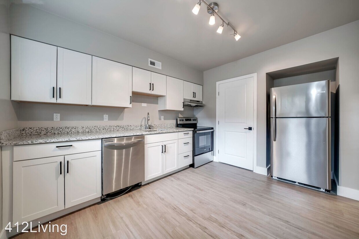 Foto principal - 2 br, 1 bath House - 212 South Avenue