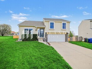 Building Photo - 2707 Canyon Cir