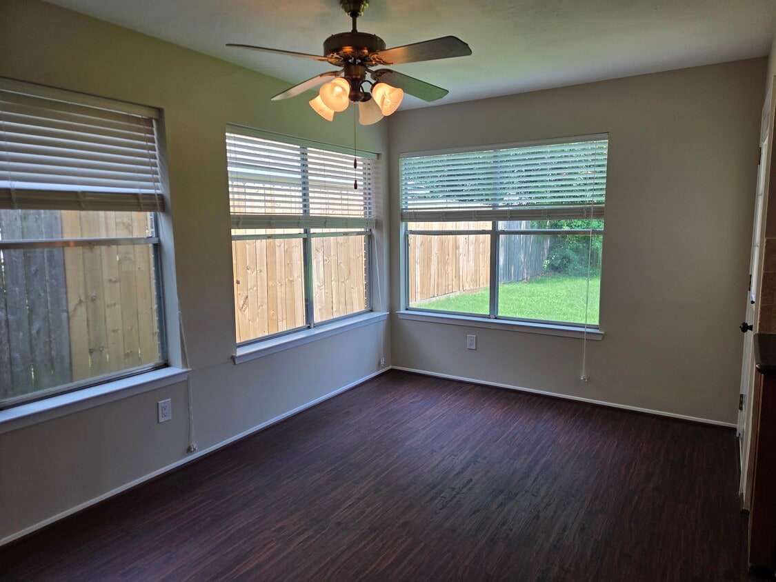 Photo - 8530 Lake Crystal Dr (Houston, TX)