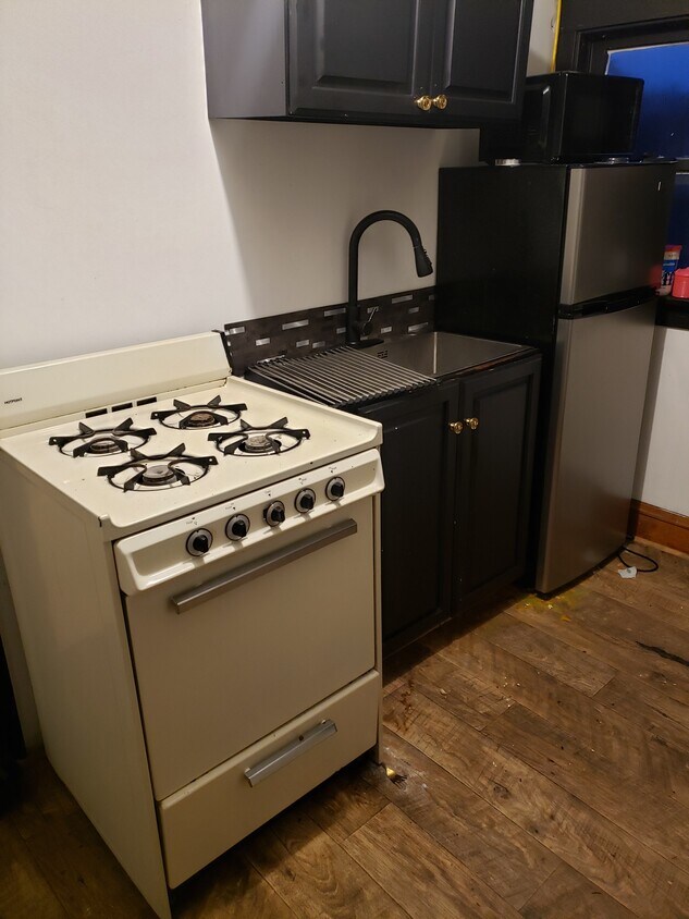 Foto principal - 10147 S Yale Ave