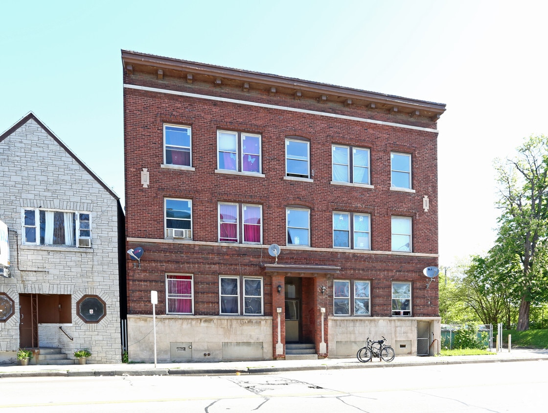 Primary Photo - 1222 W National Ave