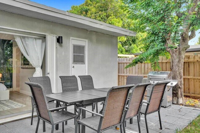 Foto del edificio - 1573 NE 30th Ct