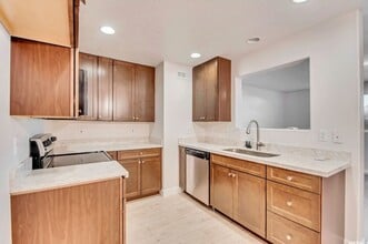 Building Photo - 30 W 7500 S