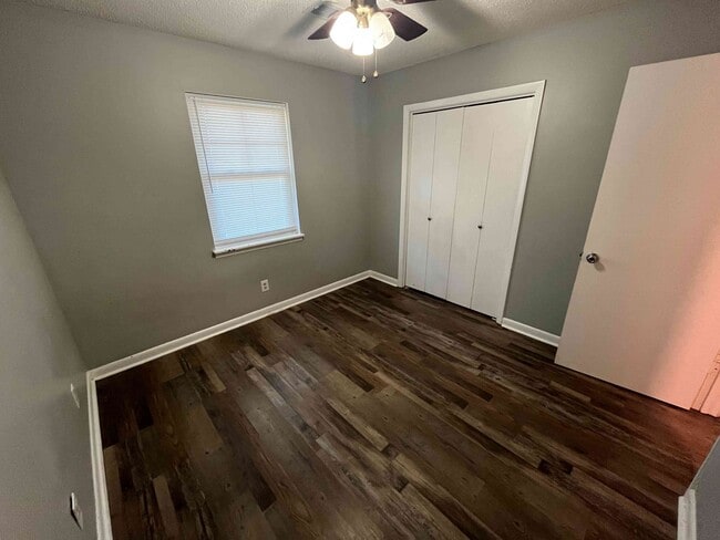 Building Photo - 3005 Sumac Rd SW