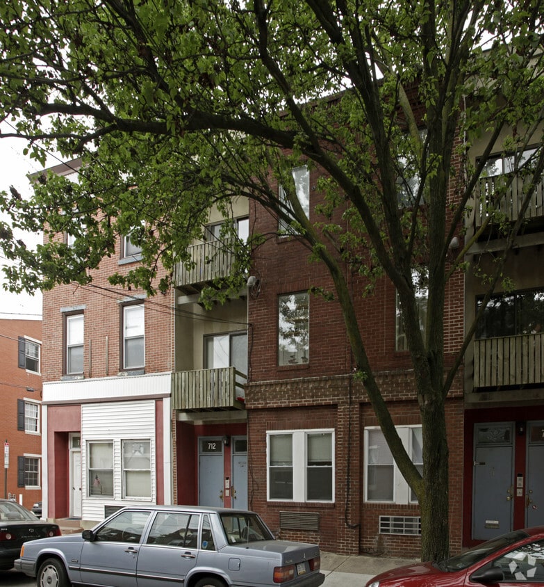 Building Photo - 712 S 19th St
