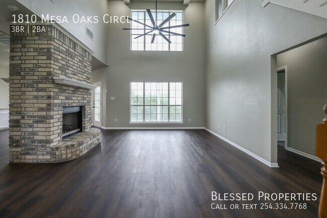 Foto del edificio - 1810 Mesa Oaks Cir