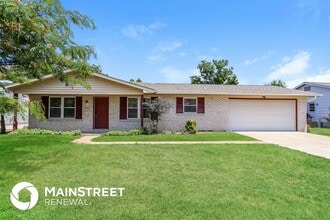 Building Photo - 910 Silverstone Dr