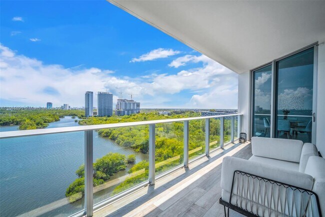 Building Photo - 17111 Biscayne Blvd
