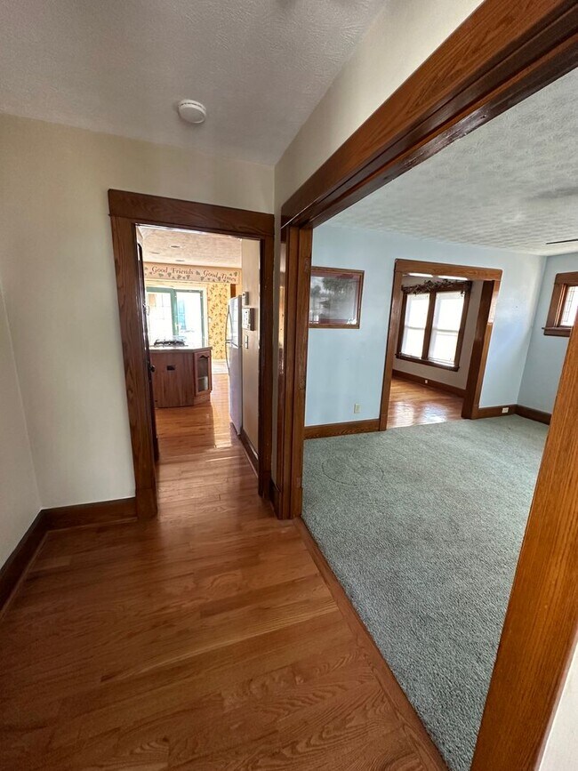 Building Photo - New Listing in Grove City PA