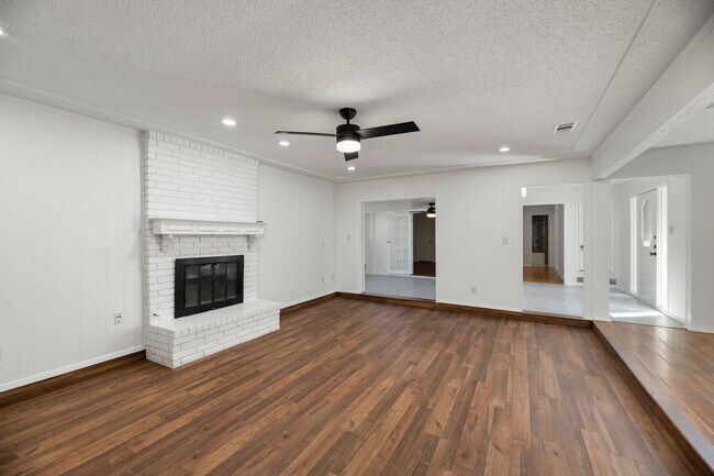 Building Photo - 5603 Fireside Dr