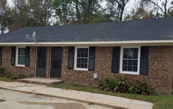 Building Photo - 1705 Snowden Dr SE