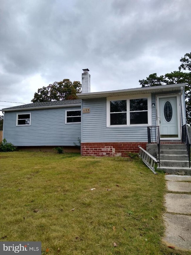 Building Photo - 1133 Louis Dr